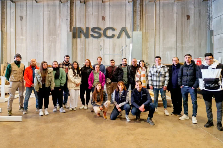 IES Politècnic students with members of the INSCA team