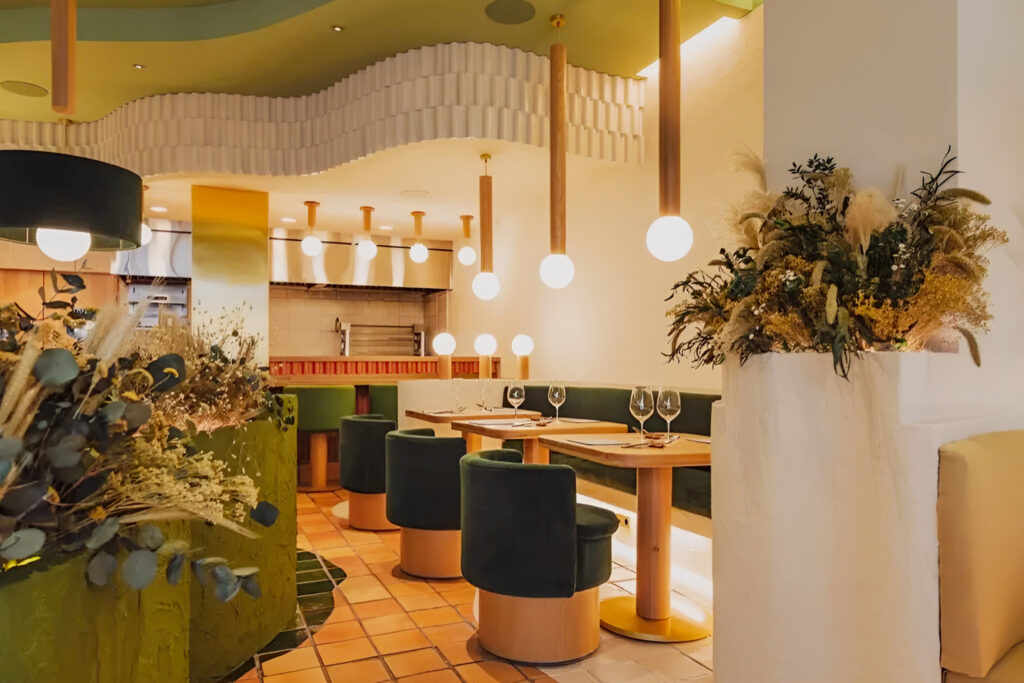 El restaurante Pukkel es un espacio comercial con identidad de marca gracias a InscaShops